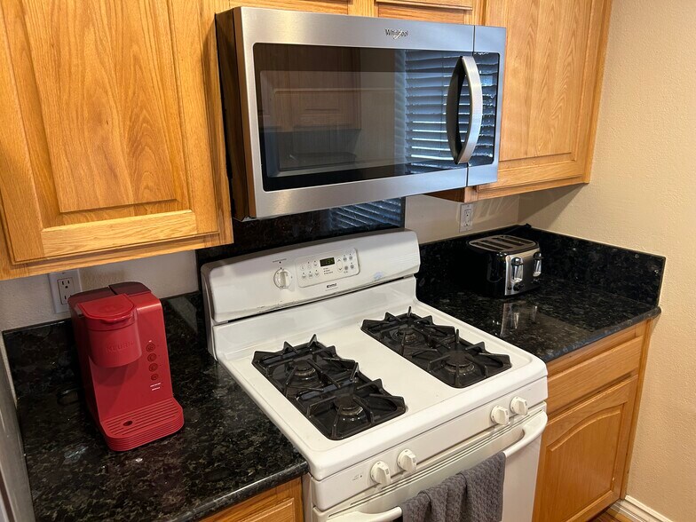 Building Photo - 1120 Grape St