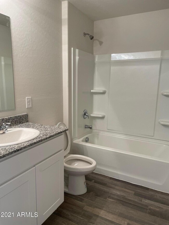 Building Photo - 250 W Bobcat Ct