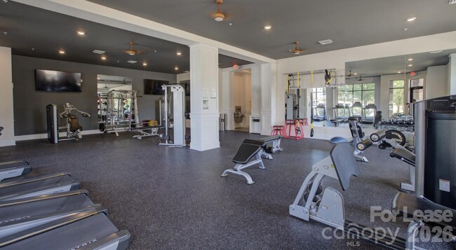 Building Photo - 16408 Holly Crest Ln