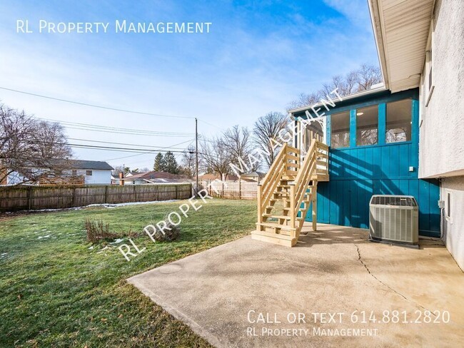 Building Photo - 4 Bedroom/ 2 Bathroom Bi-level home