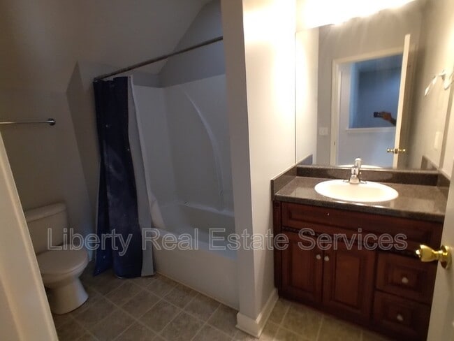 Building Photo - 402 Conley Dr