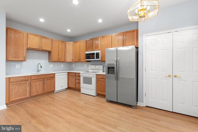 Building Photo - 15788 Nimes Ct