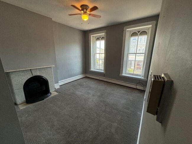 Building Photo - 54 Bloom St