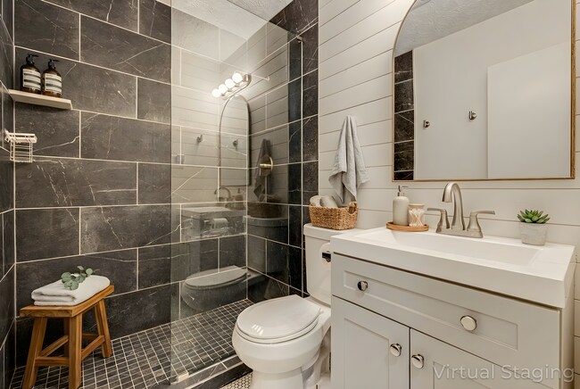 Building Photo - Lovely, Remodeled 3-Bedroom Home in West Asheville with Fenced-In Yard (6 or 12 Month Lease Options)