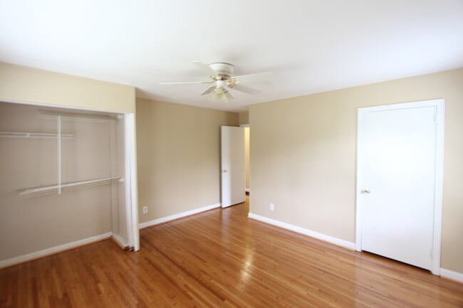 Building Photo - New On The Market!! Will not last long at ...