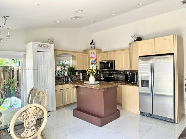 Building Photo - 14205 SW 149th Ave