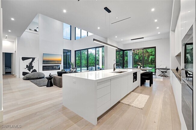 Building Photo - 641 Starboard Dr
