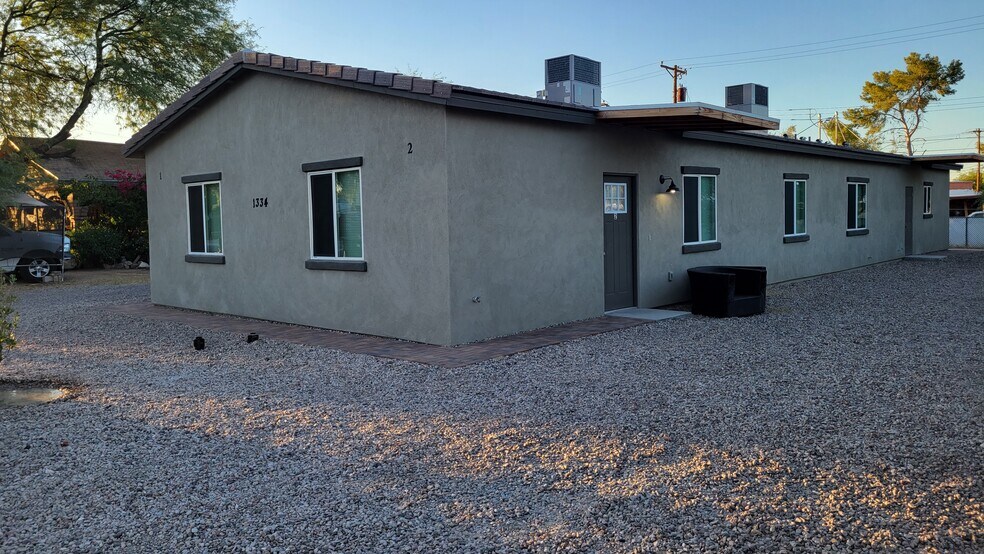 Building Photo - 1334 W Talisman St