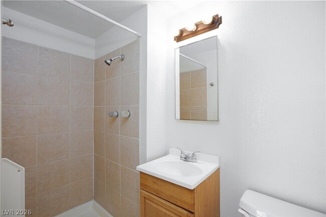 Building Photo - 232 Hillcrest Dr