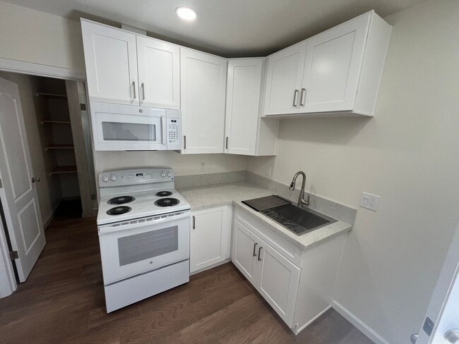 Building Photo - 357 Crescent Ave