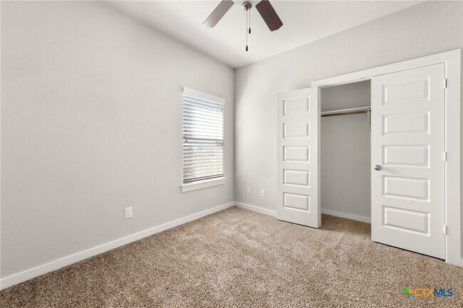 Building Photo - 561 Creekside Frst