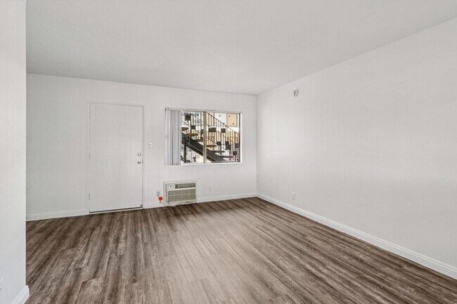 Floorplan - 15444-15454 Chatsworth St.