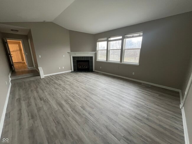 Building Photo - 344 W Columbine Ln