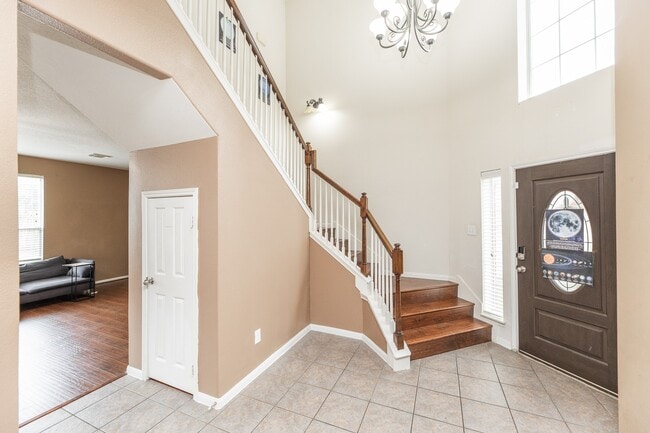 Building Photo - 6451 Applewood Forest Dr