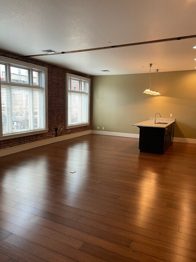 Building Photo - 441 State St