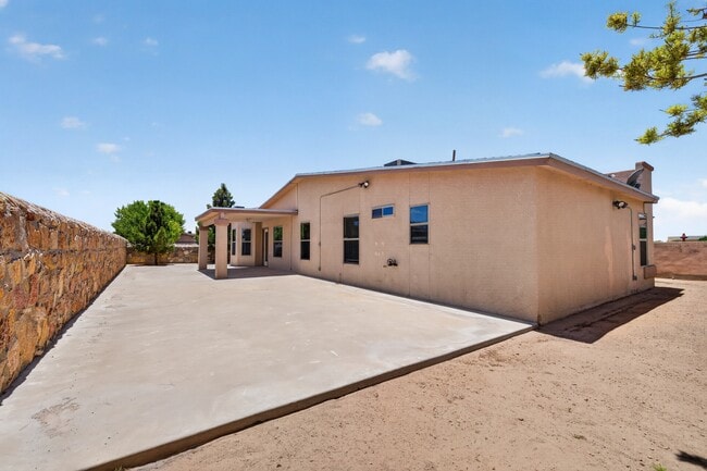 Building Photo - 608 Cactus Creek Pl