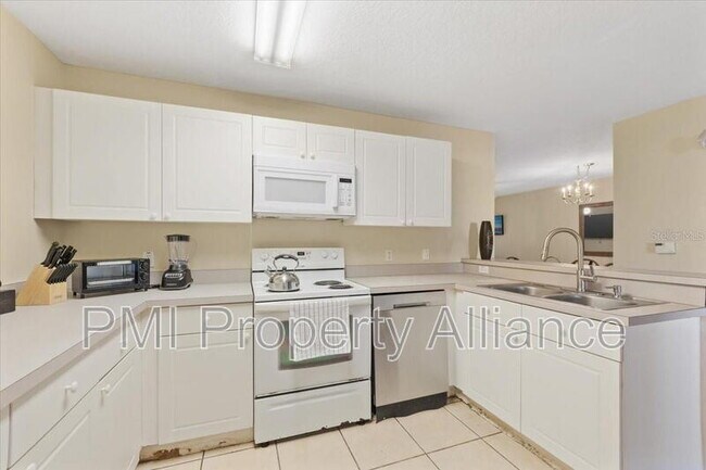 Building Photo - 2774 Club Cortile Cir