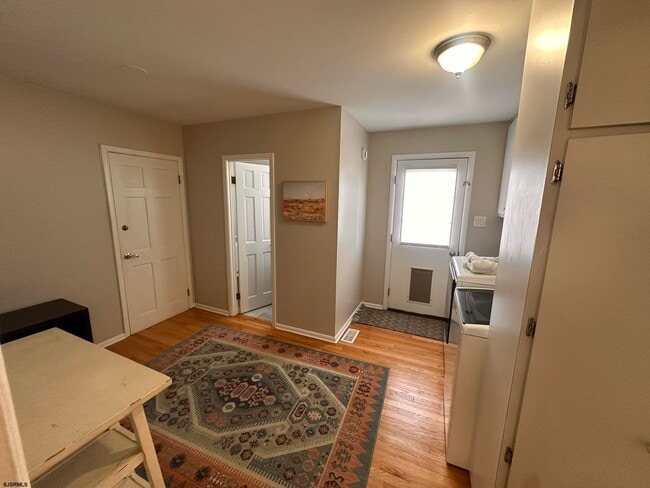 Building Photo - 611 N Delavan Ave