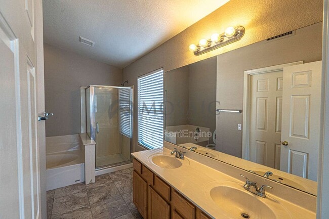 Building Photo - 9304 E Monte Ave