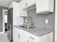 Building Photo - 910 Atwells Ave