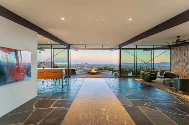 Building Photo - 4925 E Red Rock Dr