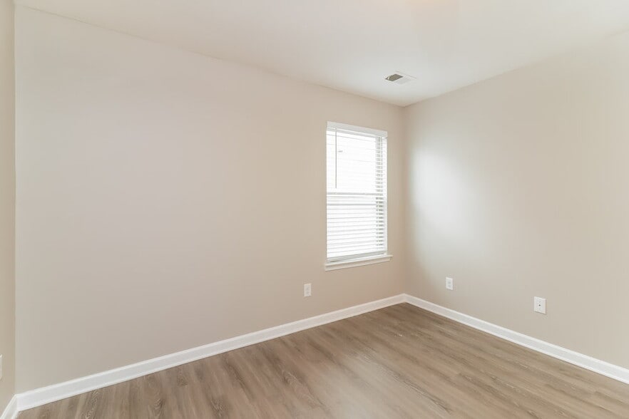 Building Photo - 613 Beaujolais Ct