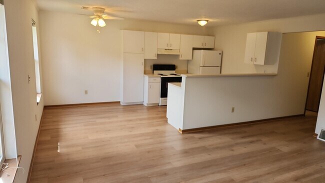 Building Photo - 625 N Jackson St