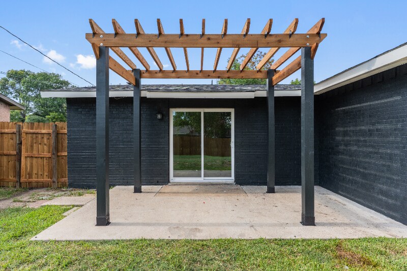 Building Photo - 819 Wateka Way