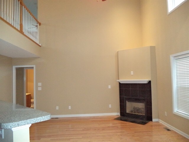 Building Photo - 4905 Sunday Silence Dr