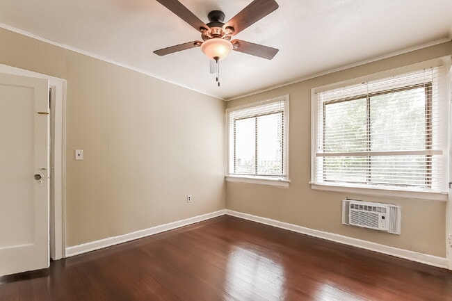 Building Photo - Charming 3 Bedroom, 1 Bathroom house on the Indian River!