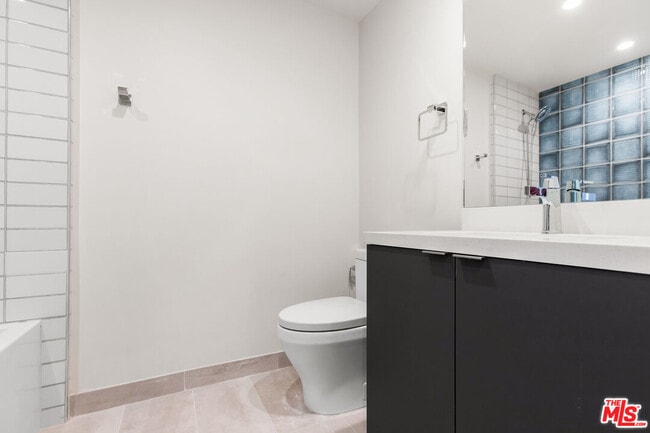 Building Photo - 1226 S Bedford St