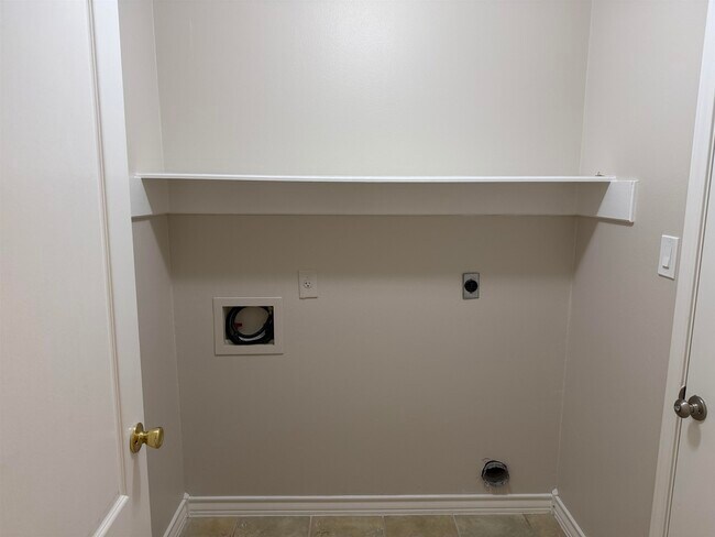 Building Photo - 1513 Sweden Ln