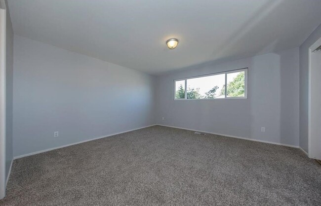 Building Photo - 2650 Fargo Way