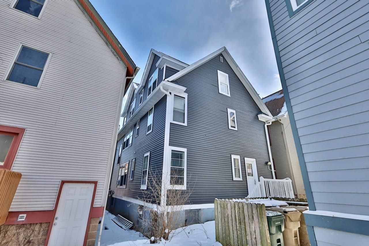 Building Photo - 452 W Doty St