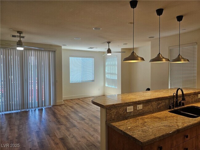 Building Photo - 9050 W Tropicana Ave