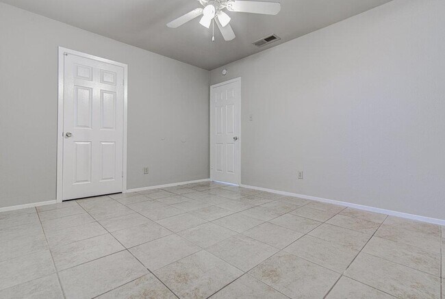 Building Photo - 900 Sirocco Dr