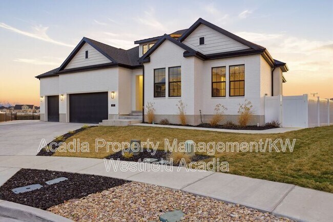 Building Photo - 1437 W Valley Dr