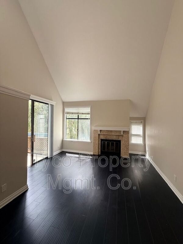 Building Photo - 2202 River Run Dr