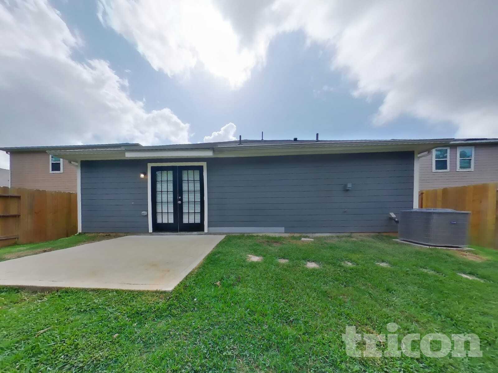 Building Photo - 23048 Shakespeare Dr