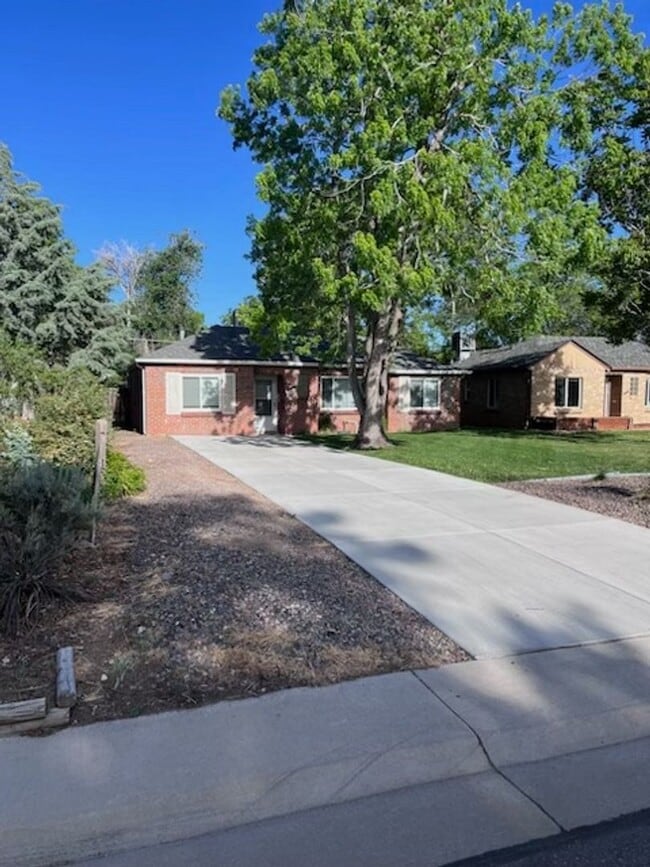 Building Photo - 2541 Oneida St
