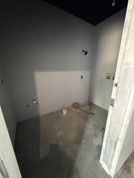 Building Photo - 218 Wright Ave