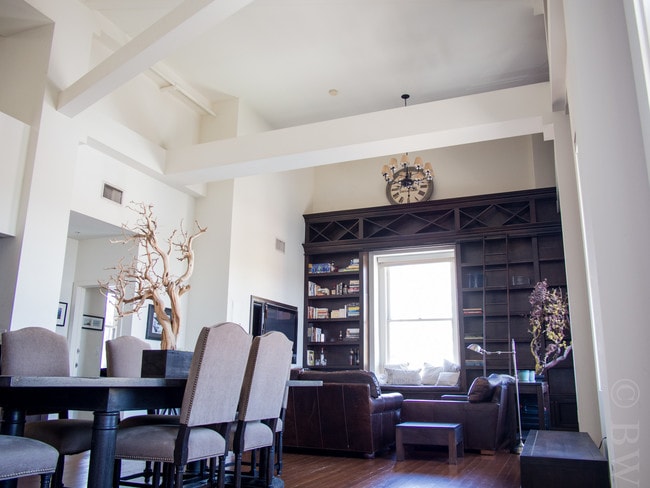 Building Photo - 257 S Spring St