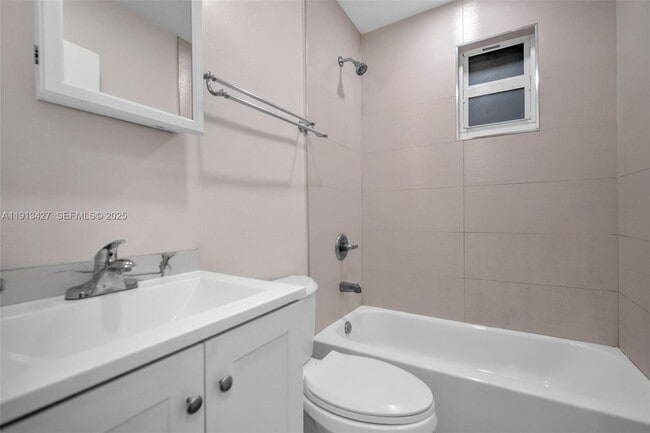 Building Photo - 3030 NW 16th St