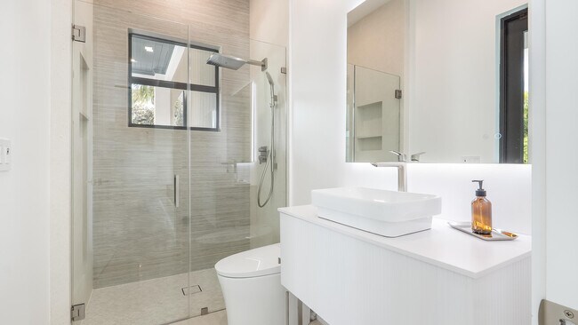 Building Photo - 17400 Rosella Rd