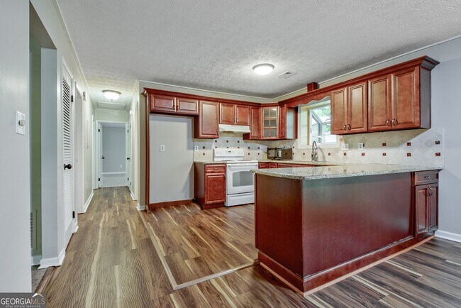 Building Photo - 11 Logwood Ln