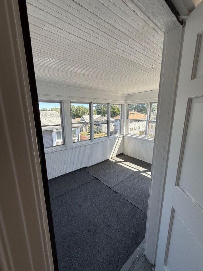 Building Photo - 48-50 Putnam St