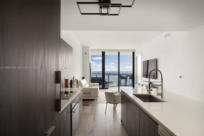 Building Photo - 480 NE 31st St