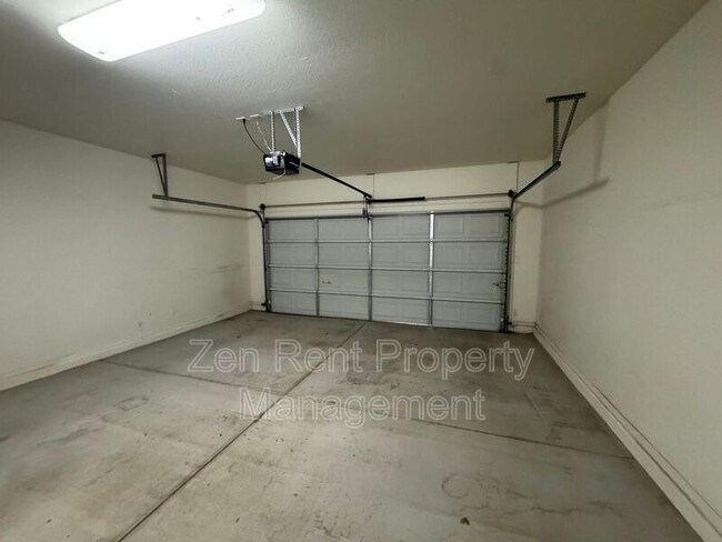 Building Photo - 29058 N Cactus Cir