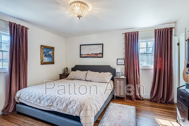 Building Photo - 7 Brookcliff Dr