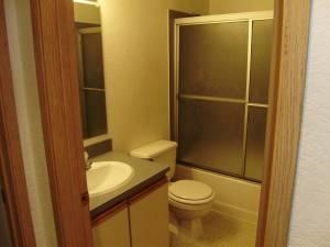 Bathroom - K & K Apartments